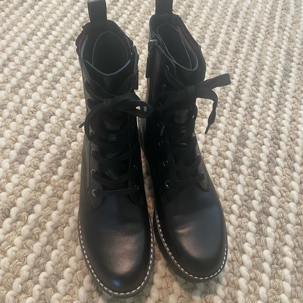 ZARA LEATHER ANKLE BOOTS